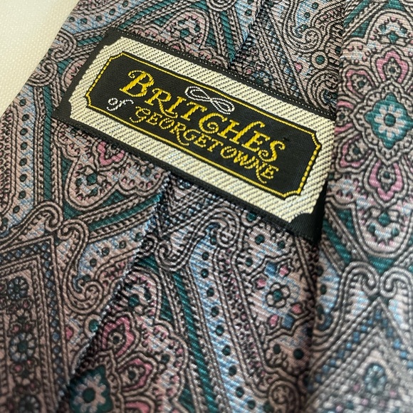 2/$15 - Britches of Georgetowne Vintage Blue / Violet Paisley Tie, 100% Silk EUC - Picture 6 of 7